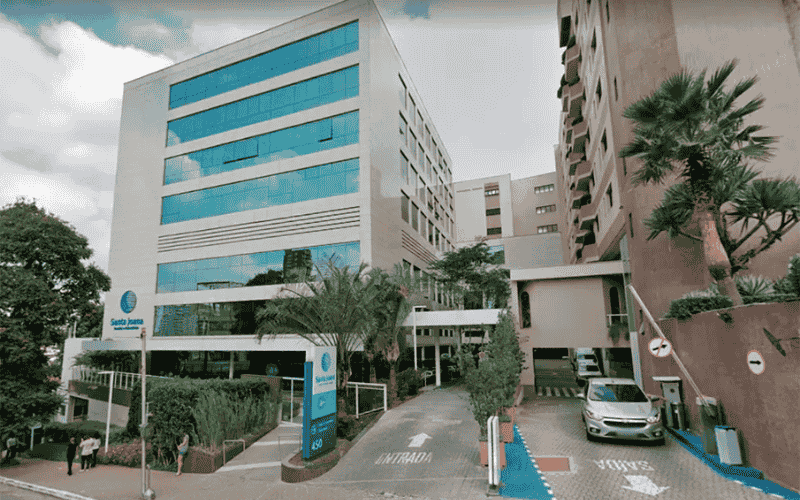 Entrada principal do Hospital e Maternidade Santa Joana, em São Paulo